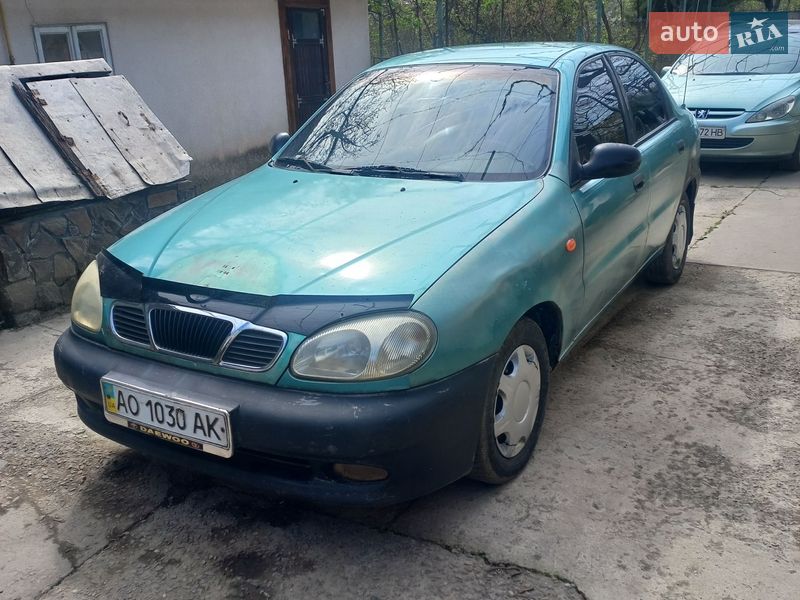 Седан Daewoo Lanos 1998 в Ужгороде