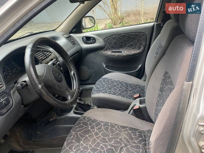Седан Daewoo Lanos 2003 в Івано-Франківську