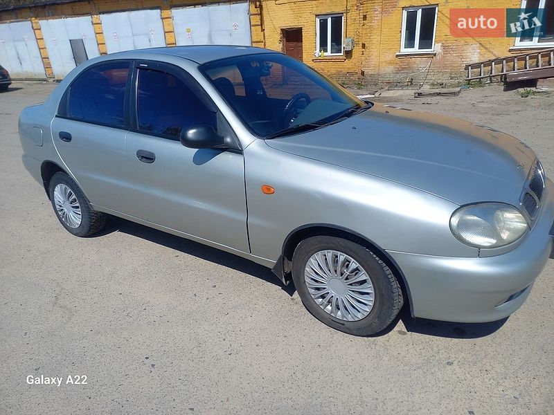 Седан Daewoo Lanos 2003 в Ромнах