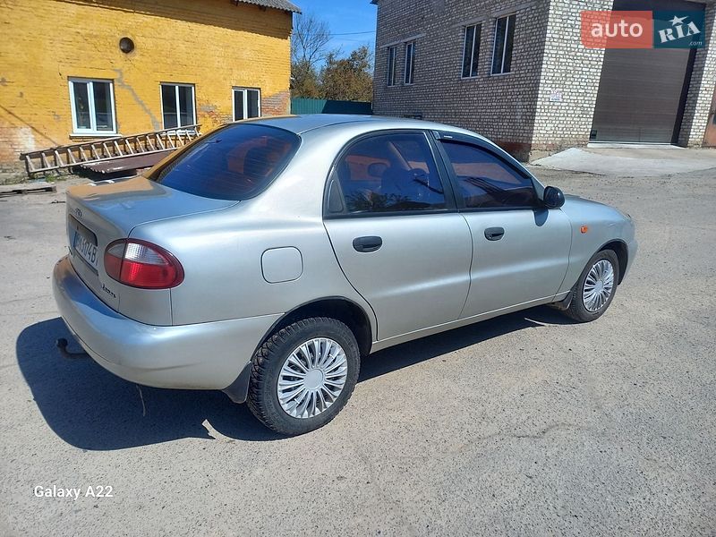 Седан Daewoo Lanos 2003 в Ромнах