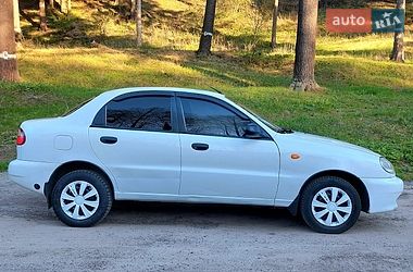 Седан Daewoo Lanos 2004 в Тростянці