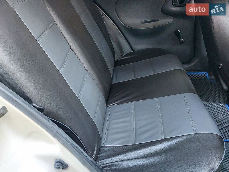 Седан Daewoo Lanos 2004 в Тростянці