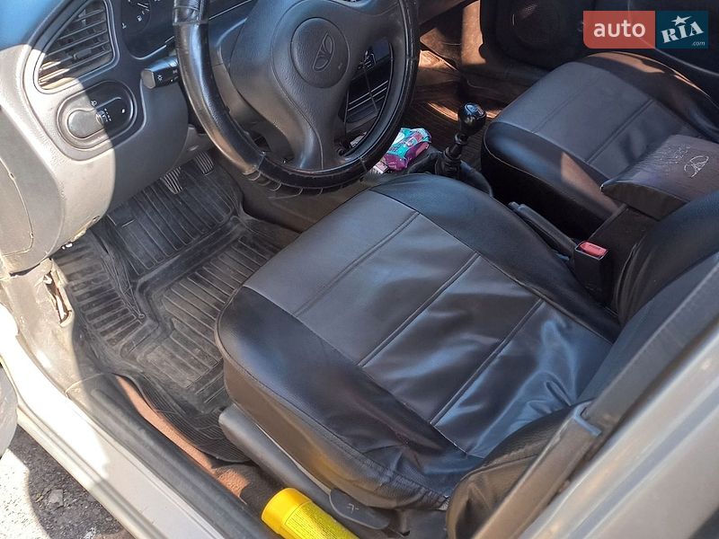 Седан Daewoo Lanos 2003 в Ромнах
