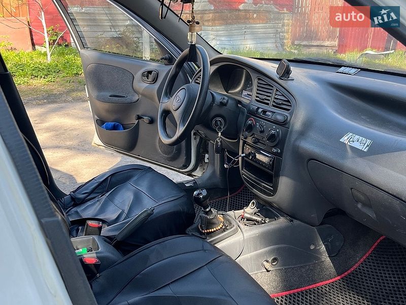 Седан Daewoo Lanos 2004 в Ирпене