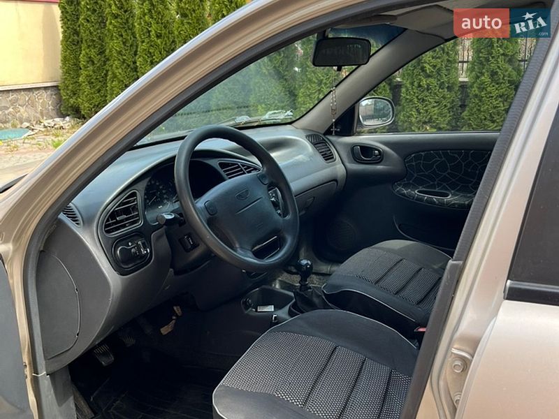 Седан Daewoo Lanos 2004 в Болехове