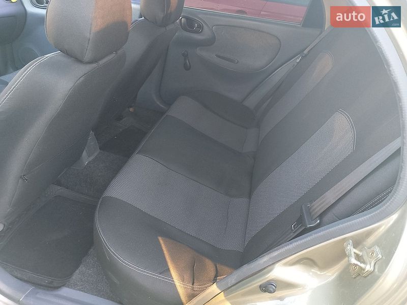 Седан Daewoo Lanos 2006 в Киеве