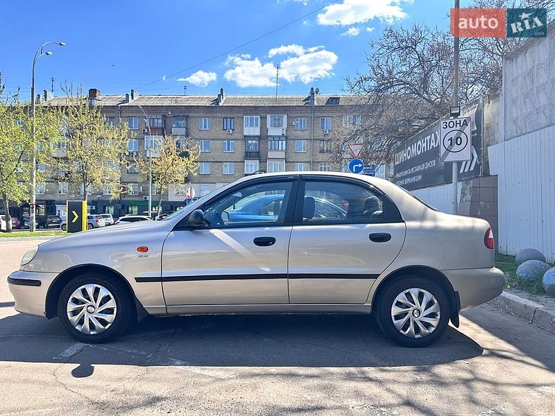 Седан Daewoo Lanos 2004 в Киеве