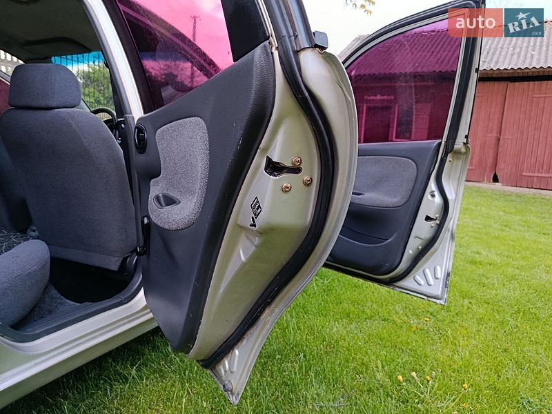 Седан Daewoo Lanos 2006 в Кицмани