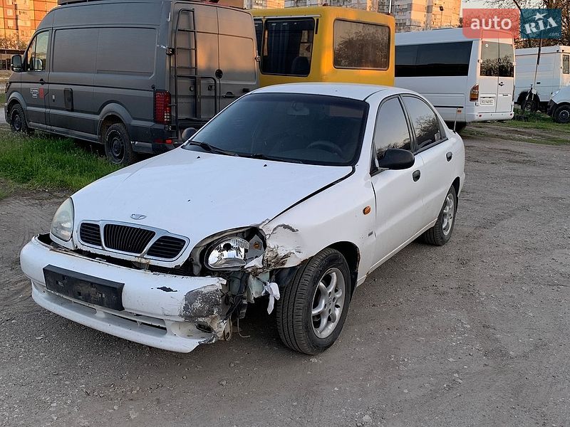 Седан Daewoo Lanos 2000 в Дніпрі