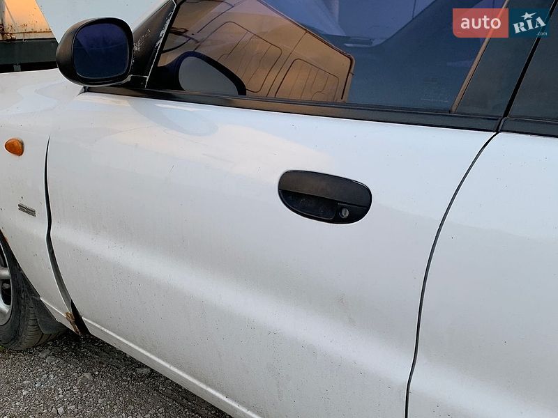 Седан Daewoo Lanos 2000 в Дніпрі