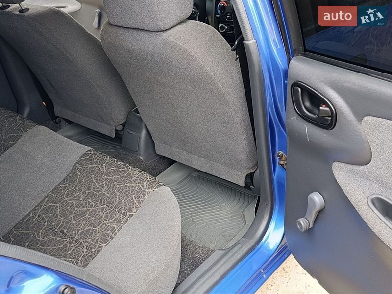Седан Daewoo Lanos 2008 в Львові