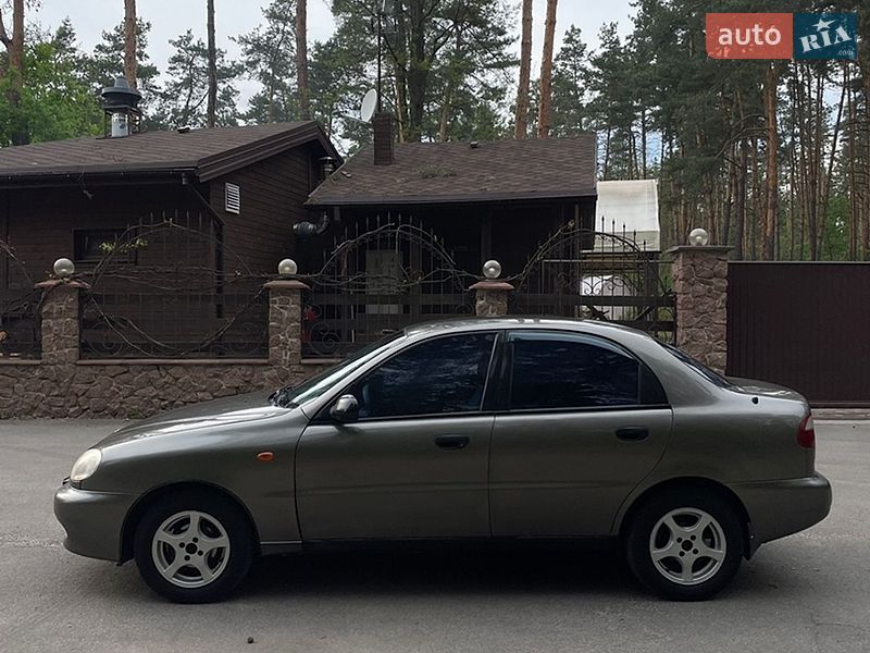 Седан Daewoo Lanos 2001 в Києві