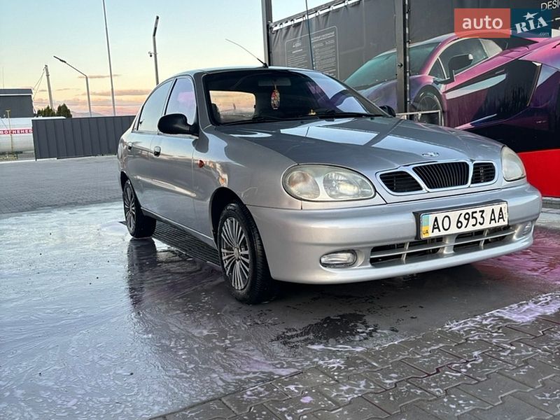 Седан Daewoo Lanos 2005 в Ізі