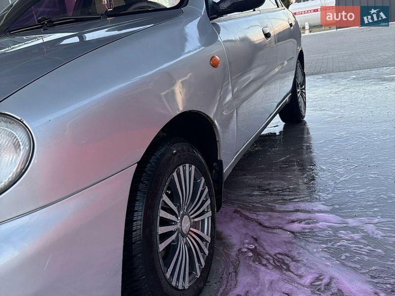 Седан Daewoo Lanos 2005 в Ізі