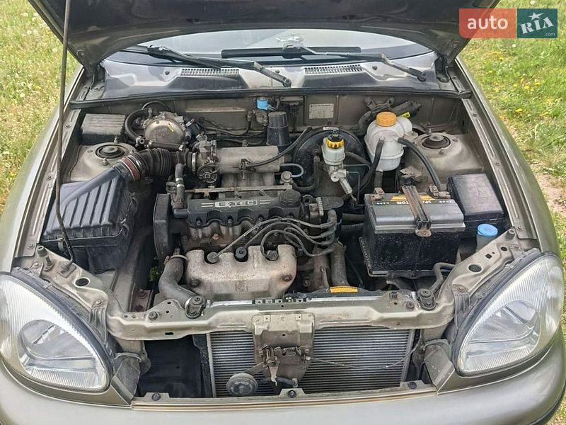 Седан Daewoo Lanos 2005 в Будах