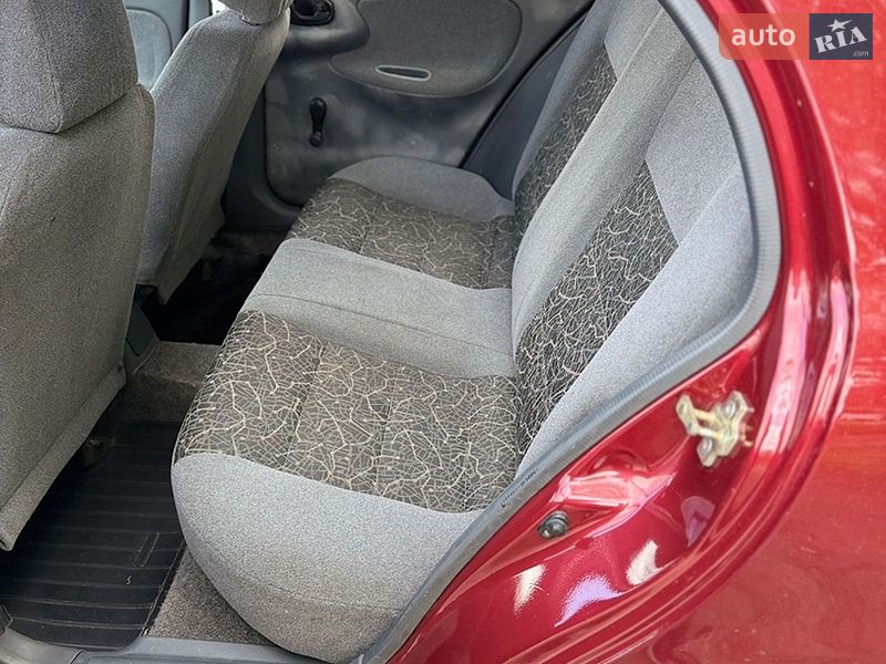 Седан Daewoo Lanos 2006 в Днепре
