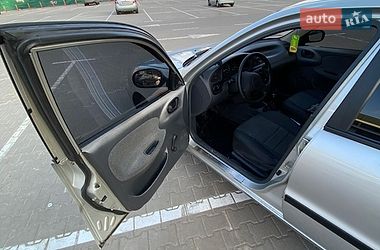 Седан Daewoo Lanos 2004 в Киеве