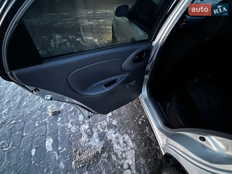 Седан Daewoo Lanos 2008 в Дніпрі
