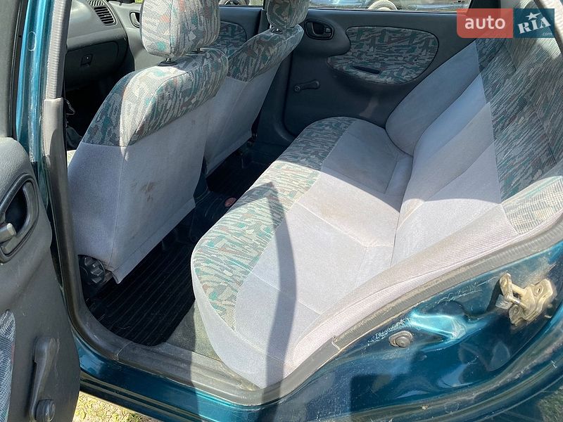 Седан Daewoo Lanos 1998 в Києві