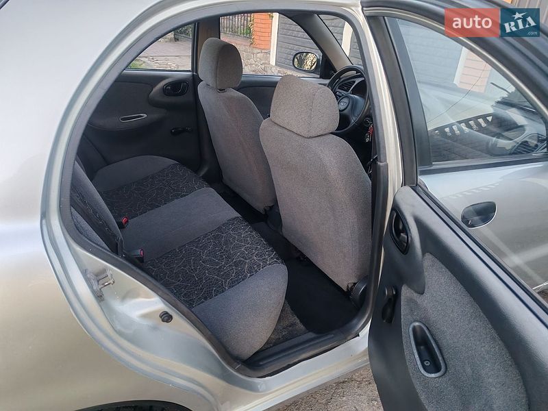 Седан Daewoo Lanos 2005 в Хоролі
