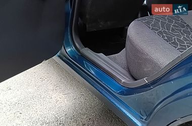 Седан Daewoo Lanos 2001 в Львове