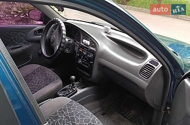 Седан Daewoo Lanos 2001 в Львове