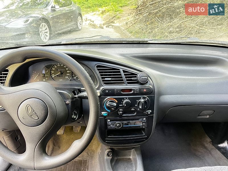 Седан Daewoo Lanos 1998 в Києві