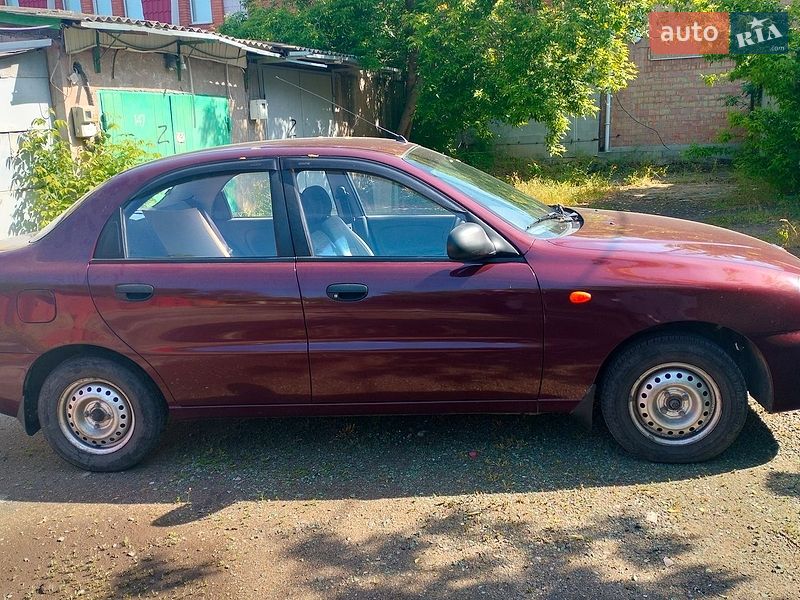 Седан Daewoo Lanos 2010 в Херсоне