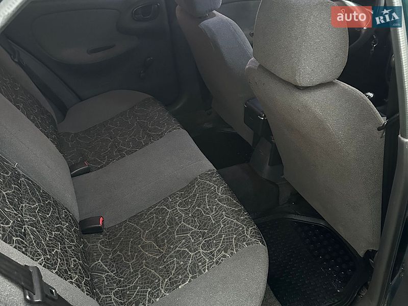 Седан Daewoo Lanos 2004 в Харкові