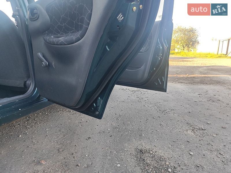 Седан Daewoo Lanos 2003 в Шептицькому