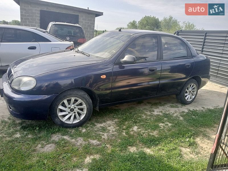 Седан Daewoo Lanos 2006 в Новояворівську