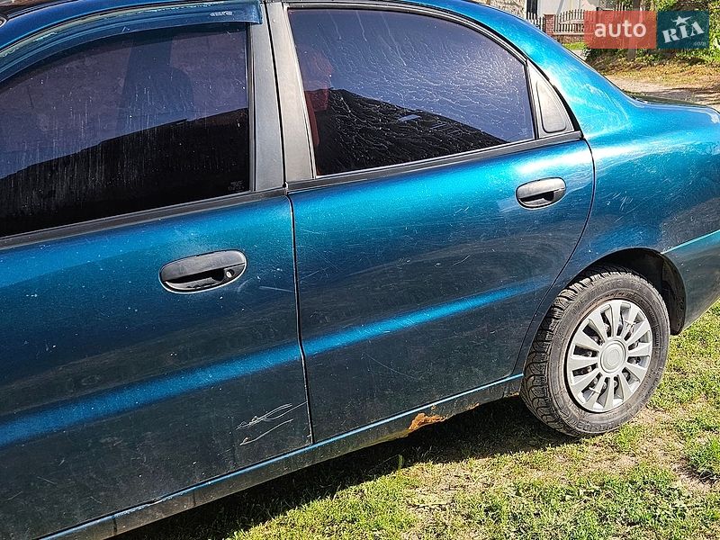 Седан Daewoo Lanos 2005 в Монастыриске