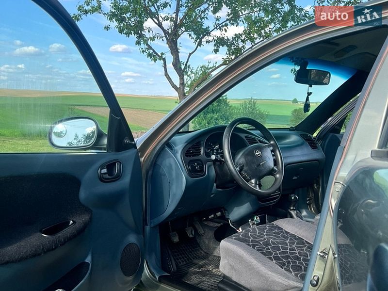 Седан Daewoo Lanos 2003 в Луцьку