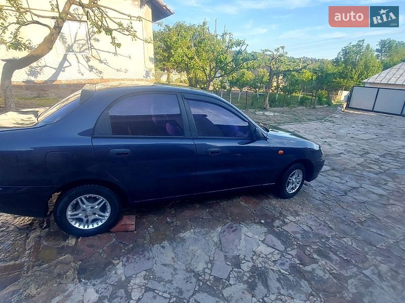 Седан Daewoo Lanos 2003 в Дружбі