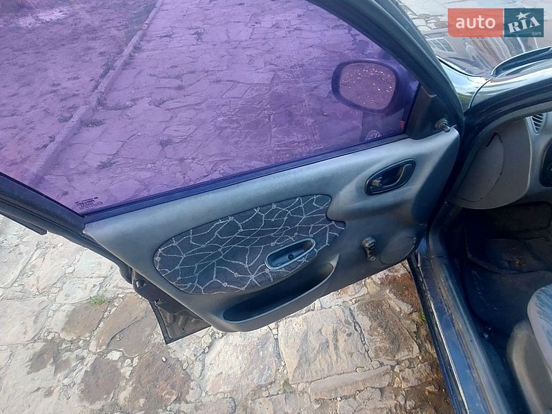 Седан Daewoo Lanos 2003 в Дружбі