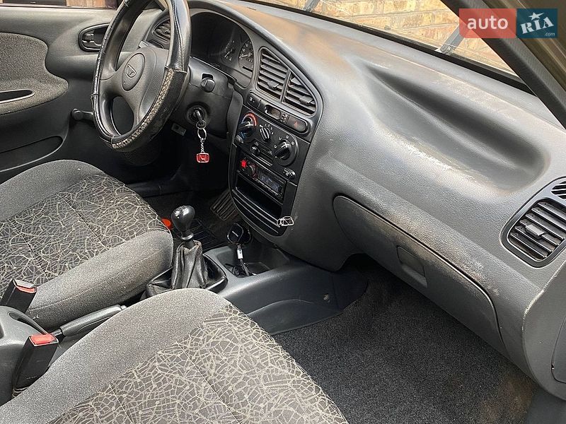 Седан Daewoo Lanos 2004 в Кривому Розі