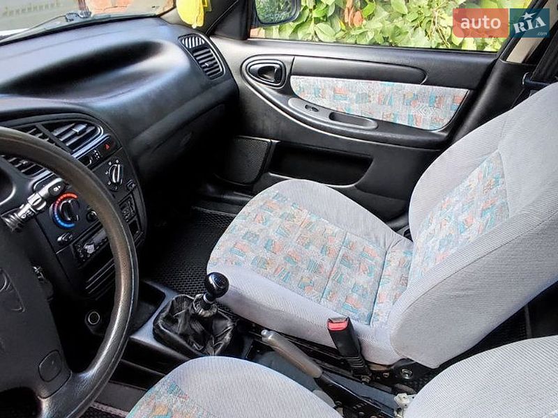 Седан Daewoo Lanos 2005 в Черкасах