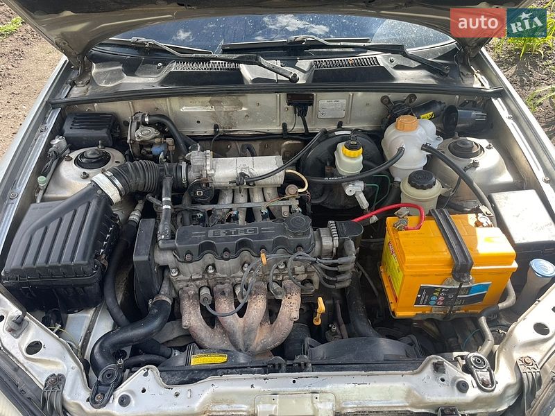Седан Daewoo Lanos 2004 в Лозовій