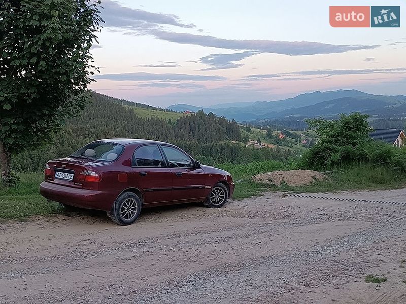 Седан Daewoo Lanos 2003 в Делятині
