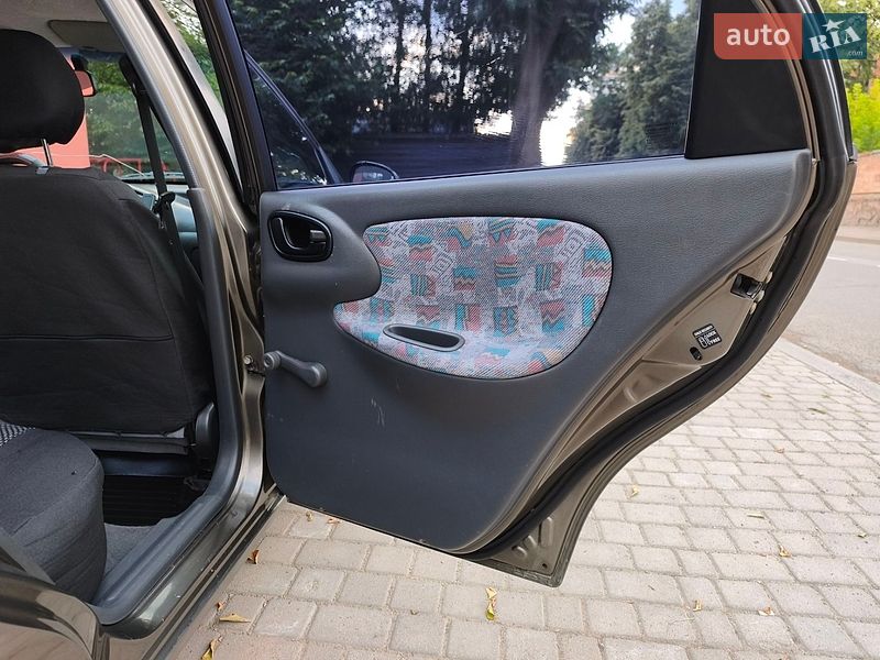 Седан Daewoo Lanos 2001 в Коломые