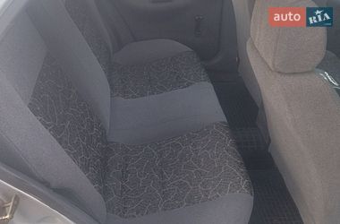 Седан Daewoo Lanos 2004 в Дніпрі