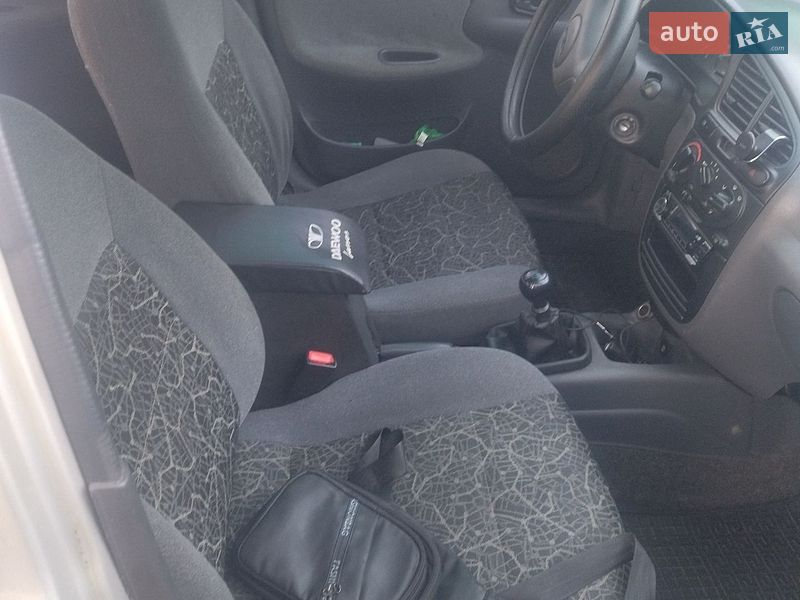 Седан Daewoo Lanos 2004 в Дніпрі