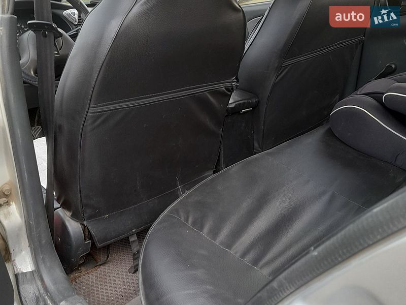 Седан Daewoo Lanos 2006 в Золочеві