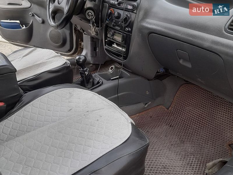 Седан Daewoo Lanos 2006 в Золочеві