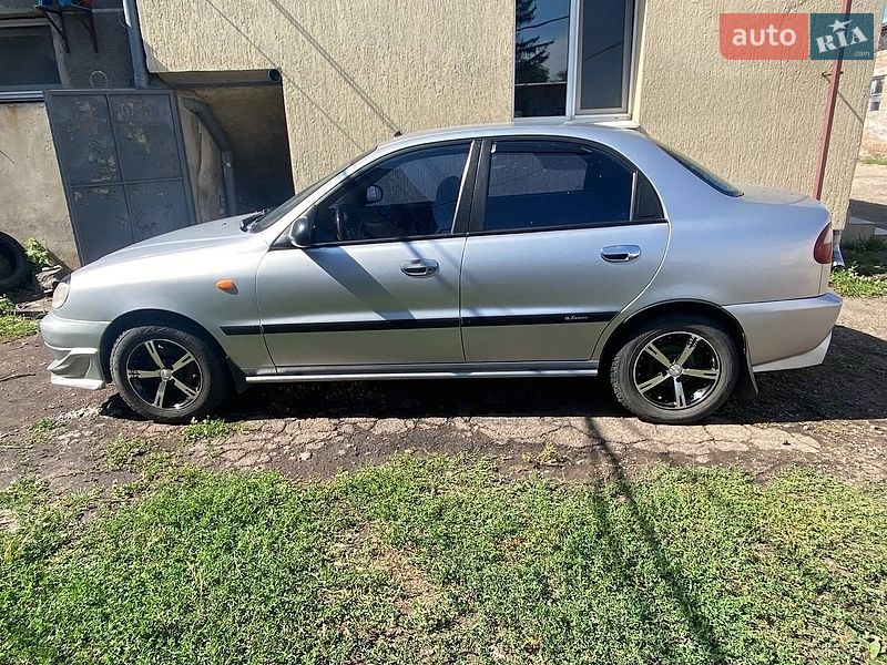 Седан Daewoo Lanos 2003 в Добровеличківці