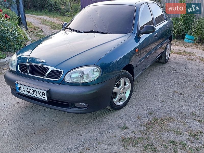 Седан Daewoo Lanos 2002 в Володарці
