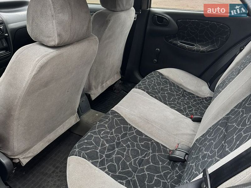 Седан Daewoo Lanos 2004 в Киеве