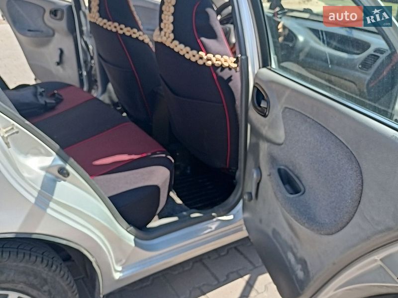 Седан Daewoo Lanos 2008 в Дубні
