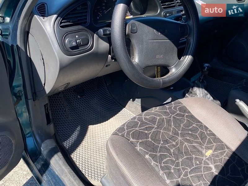 Седан Daewoo Lanos 2003 в Киеве