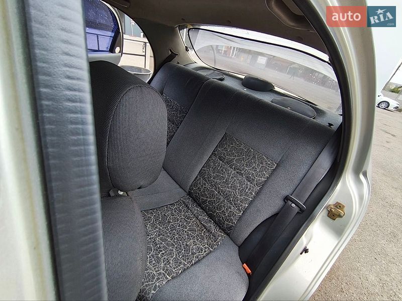 Седан Daewoo Lanos 2004 в Запорожье